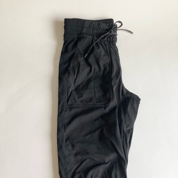 Lululemon Black Strip Two Pockets High Rise Loggers size 4 - Picture 4 of 14